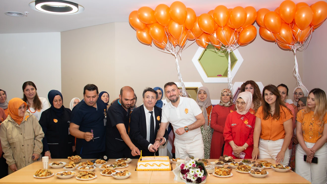 Türkiye’nin ilk MS Yaşam Merkezinde turuncu balonlar gökyüzüyle buluştu